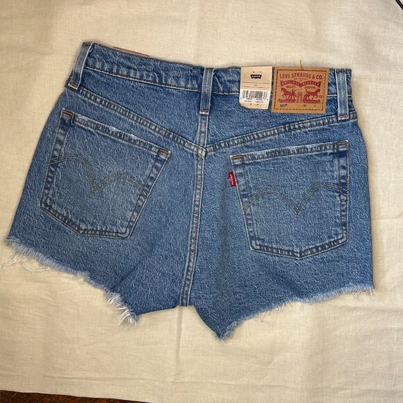 Levi's 501 Shorts - Picture 3 of 6